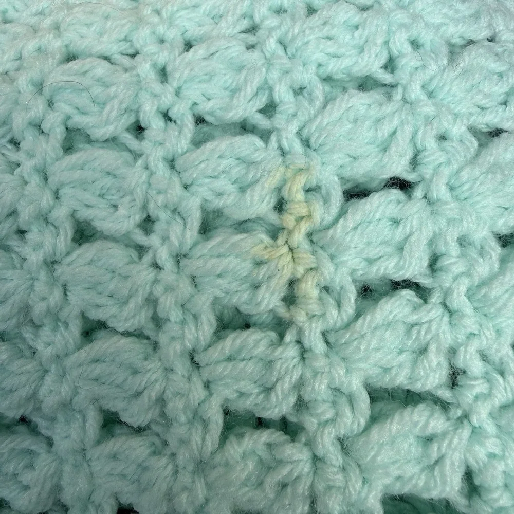 Handmade Crochet Afghan Throw 47x55 Mint Green Puff Stitch Scalloped Edge